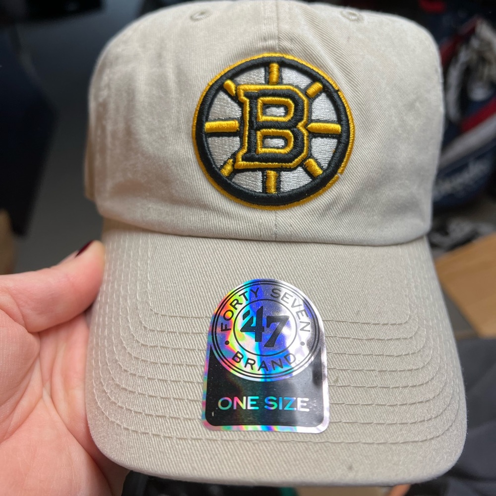 Beige, ‘47 Brand Boston Bruins adjustable baseball hat.